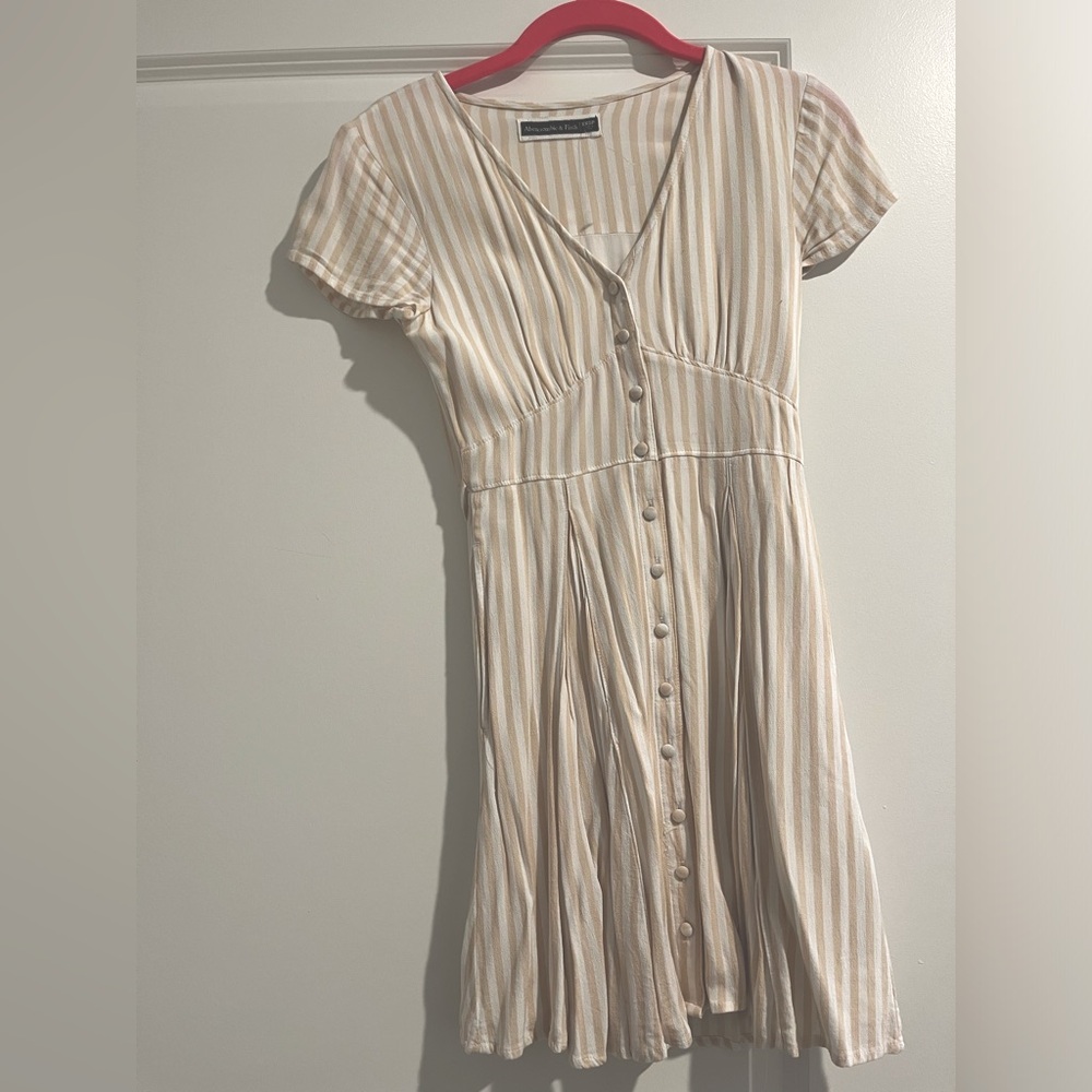 Breezy summer v neck dress
